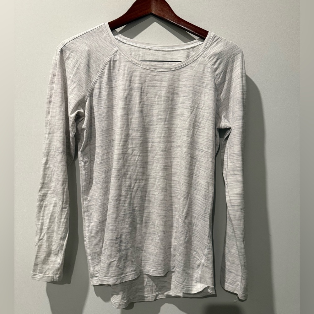 lululemon athletica Light Gray Long Sleeve Top Size M